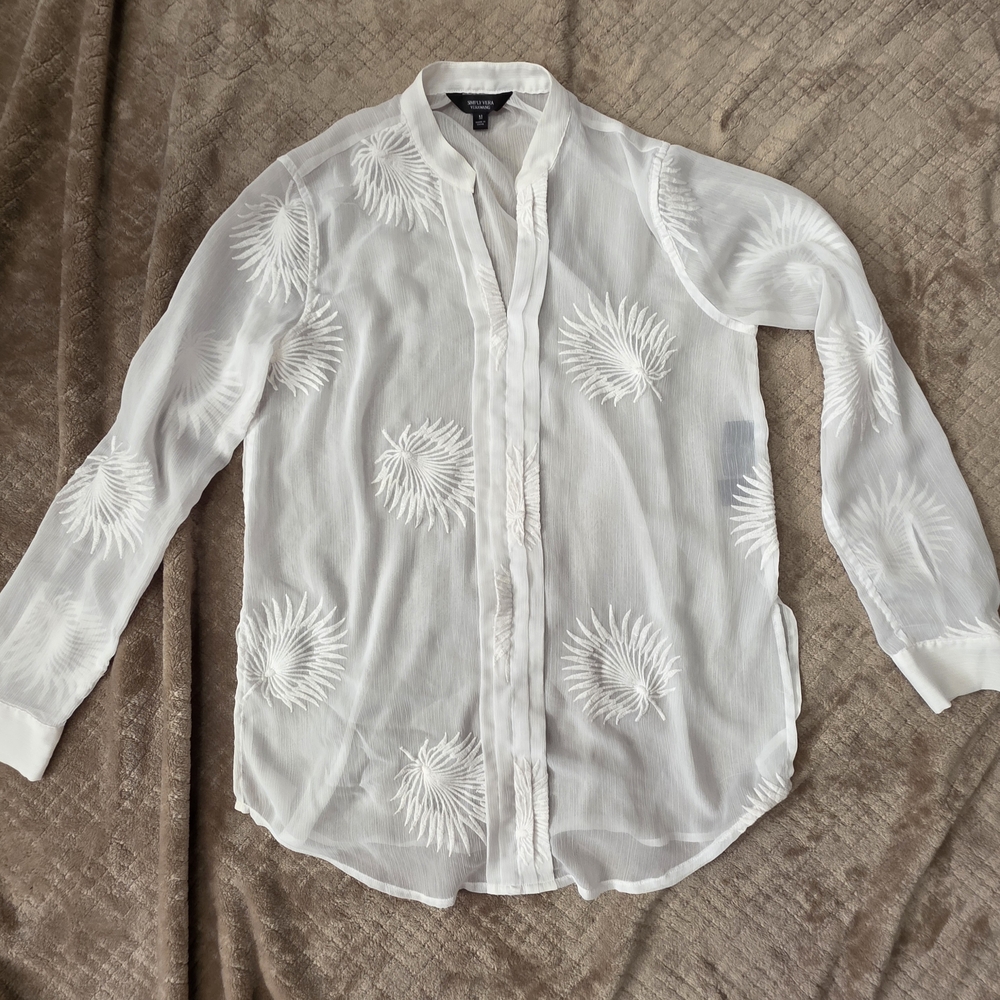 Simply Vera VeraWang white sheer blouse embroidered palm leaf design sz Med.